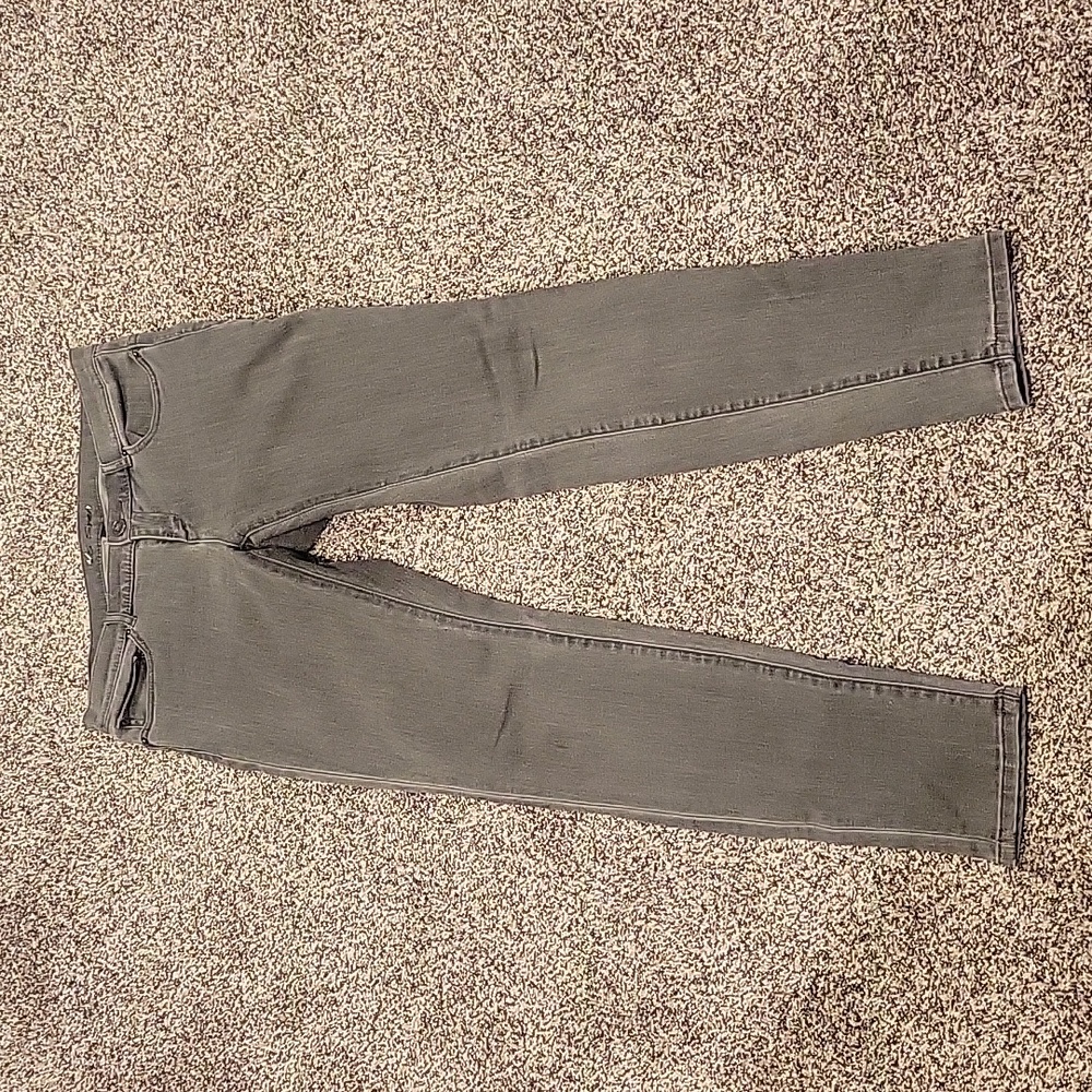 VS Siren- size 6- gray low rise skinny jeans
